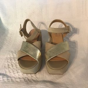 NWOT GEOX Respira Zerfie platform sandals metallic tan